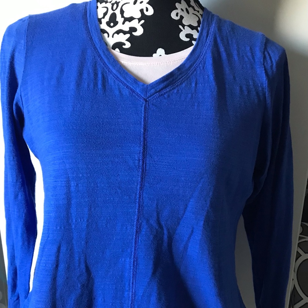 Jones New York long Sleeve, V neck.  Cotton